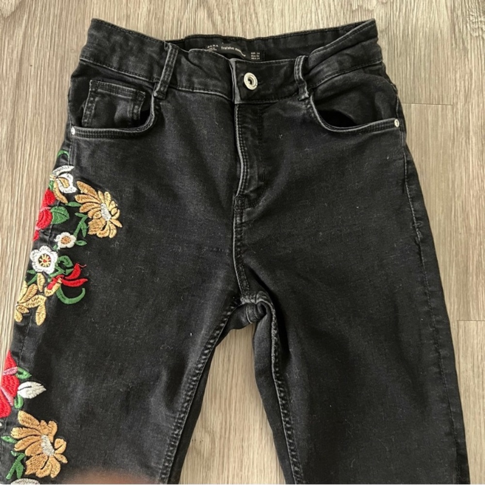Zara Black Embroidered Floral Jeans